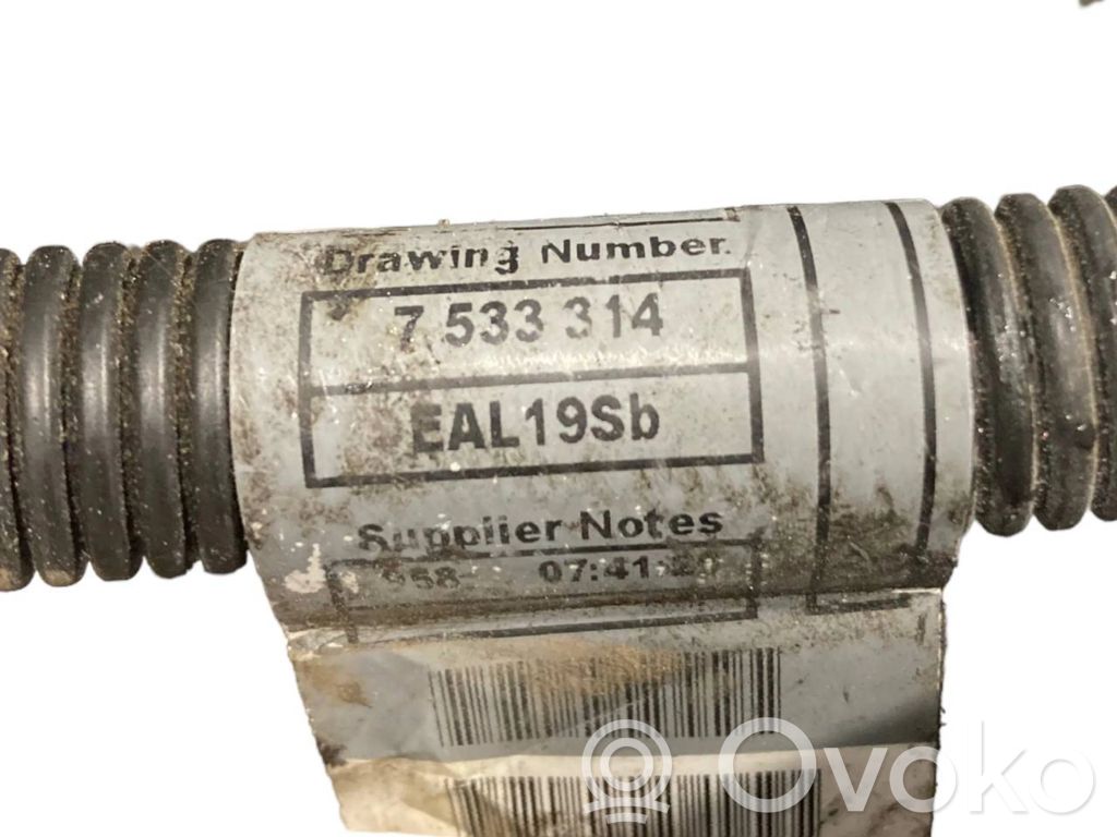 Dzinēja vadu instalācija