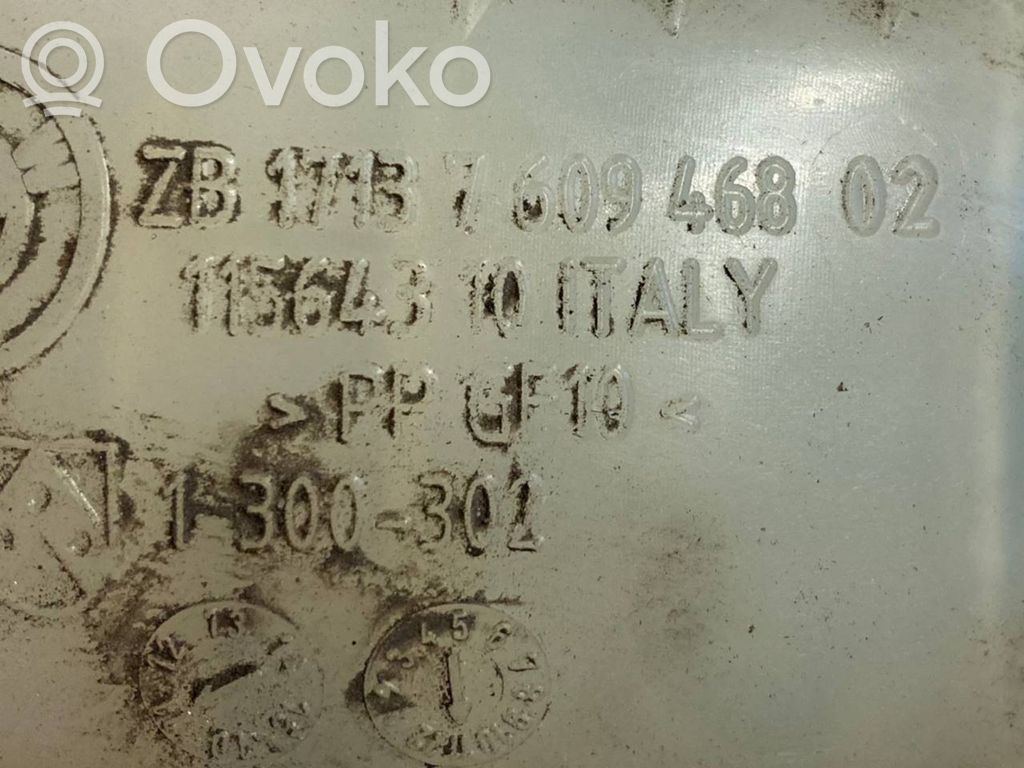 Coolant expansion tank