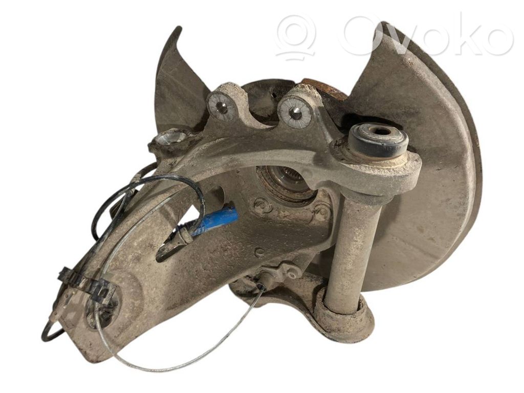 Aizmugurē riteņa rumbas vārpstas šarnīrs (stupica, capfa)