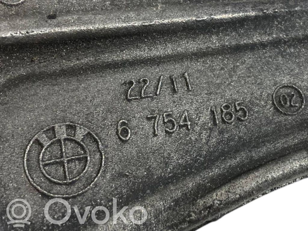 Engine mounting bracket