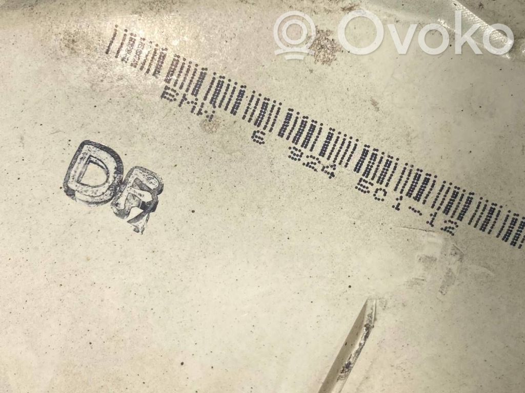 Aizmugurējais lukturis virsbūvē