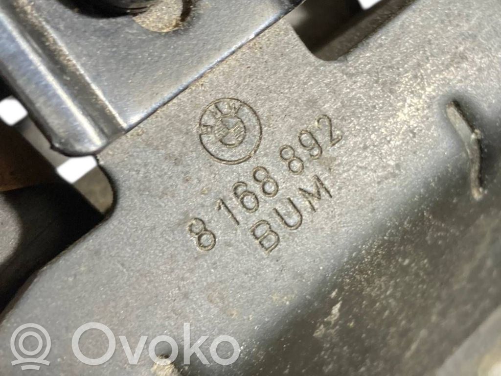 Aizmugurējā pārsega slēdzene