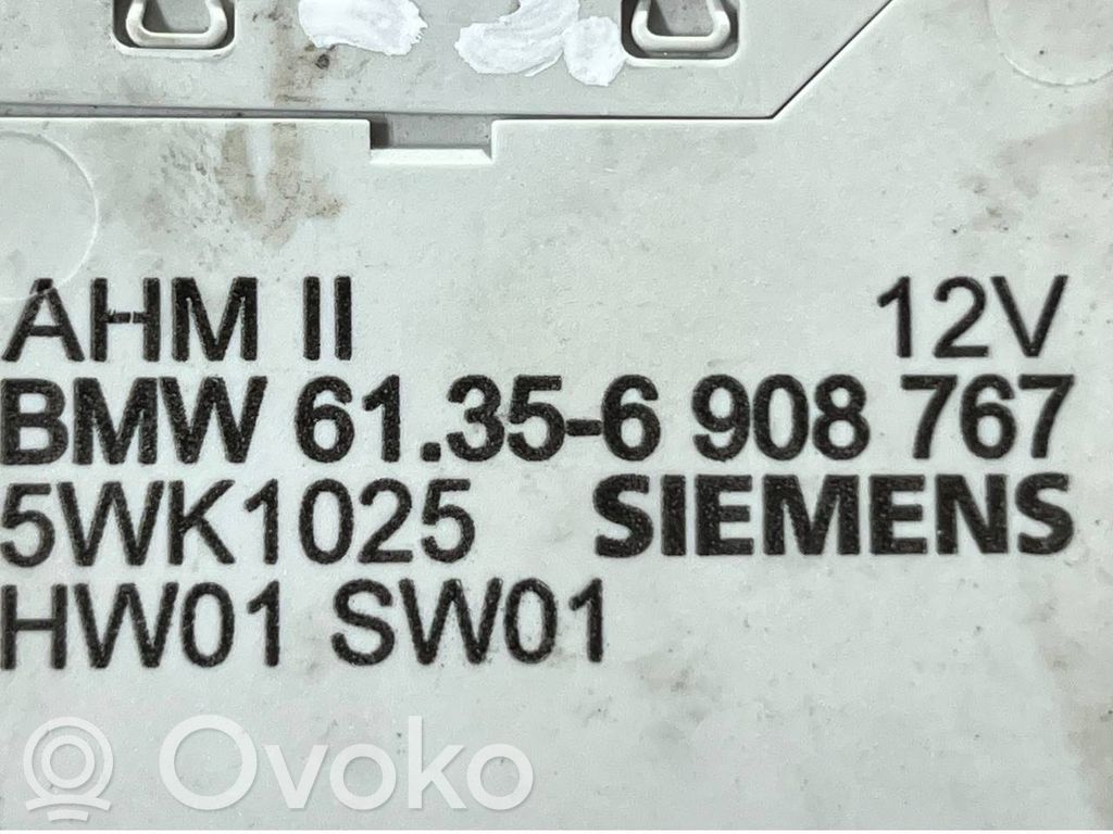 Piekabes āķa vadības bloks