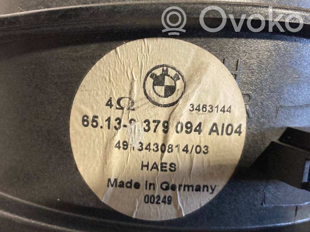 Skaļrunis (-i) pakaļējās durvīs