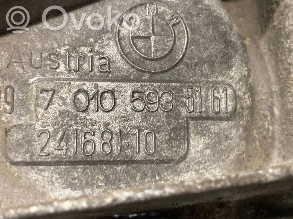Dzinēja nostiprināšanas stiprinājums-kronšteins