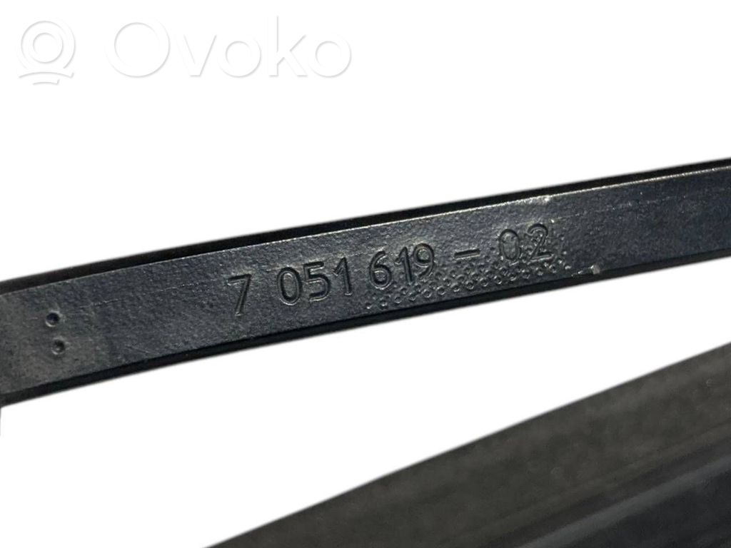 Windshield wiper arm