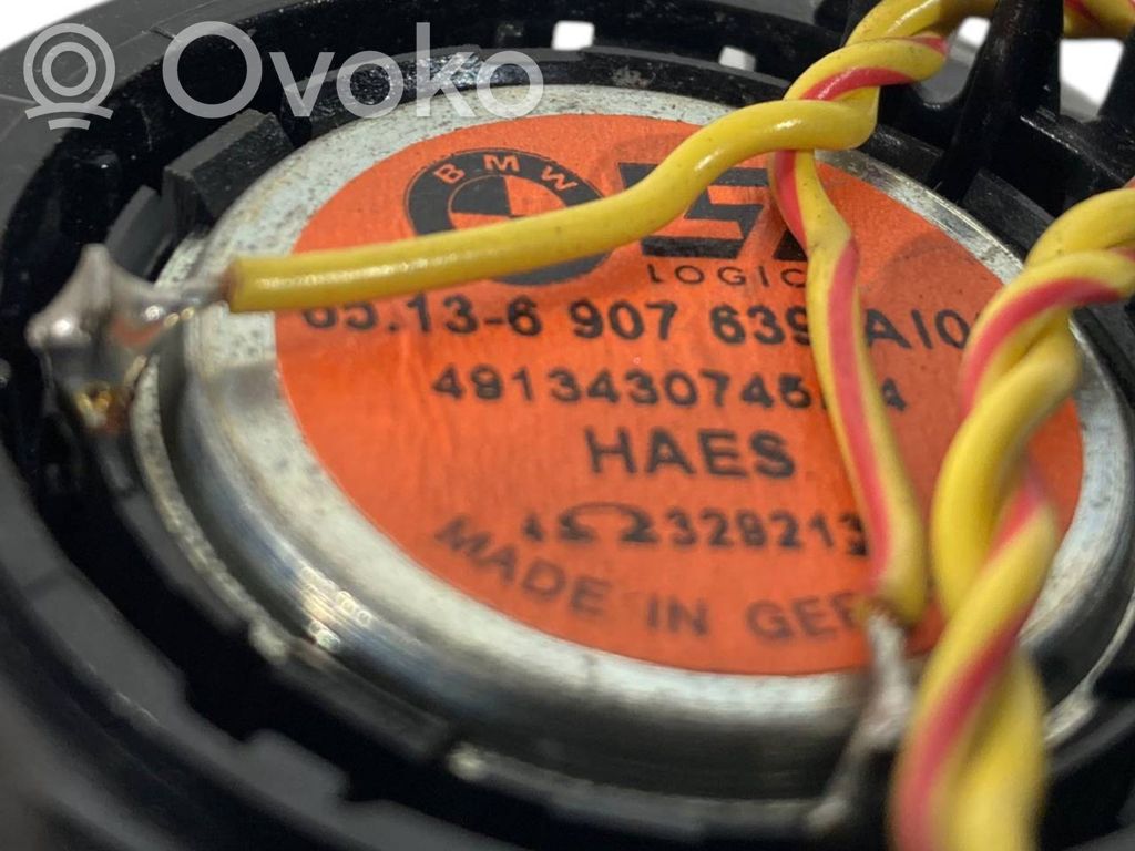 Augsto frekvenču skaļrunis (-i) priekšējās durvīs