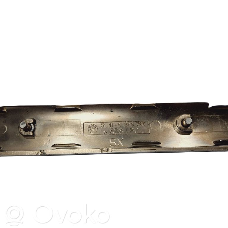 Cita veida salona detaļa