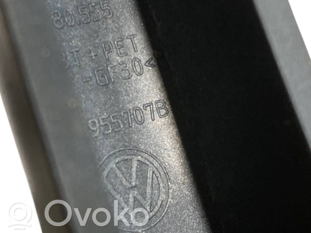 Rear window wiper arm