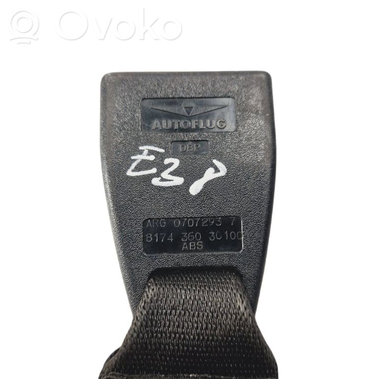 Задняя пряжка ремня