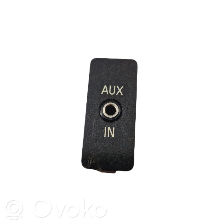 AUX savienotājs
