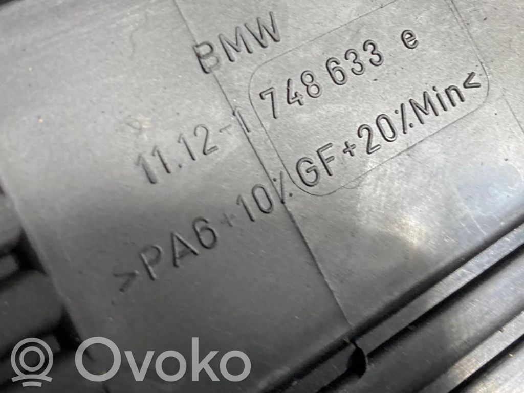 Dzinēja pārsegs (dekoratīva apdare)