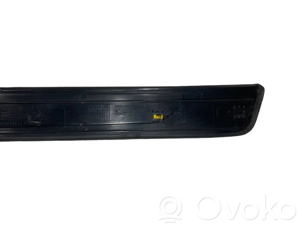 Front sill trim (inner)