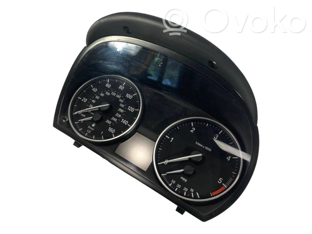 Speedometer (in the instrument panel)