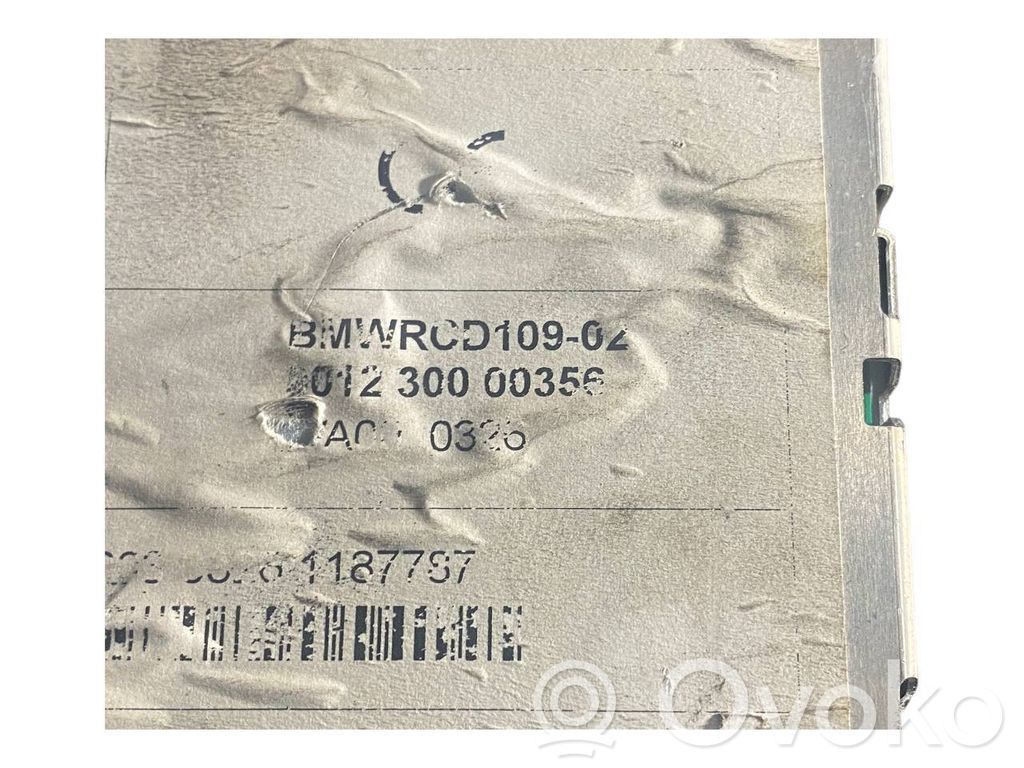 Radio / CD/DVD atskaņotājs / navigācija