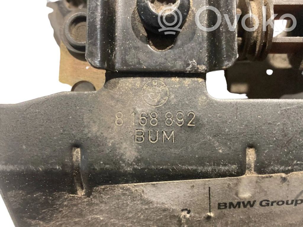 Aizmugurējā pārsega slēdzene