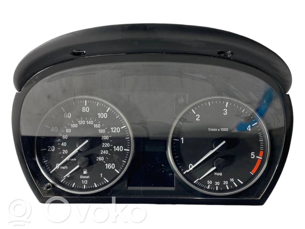 Speedometer (in the instrument panel)