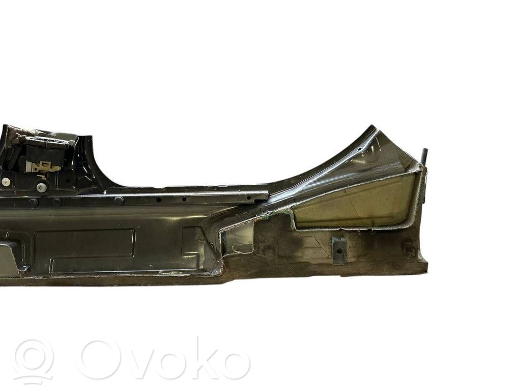 Sliekšņa daļa