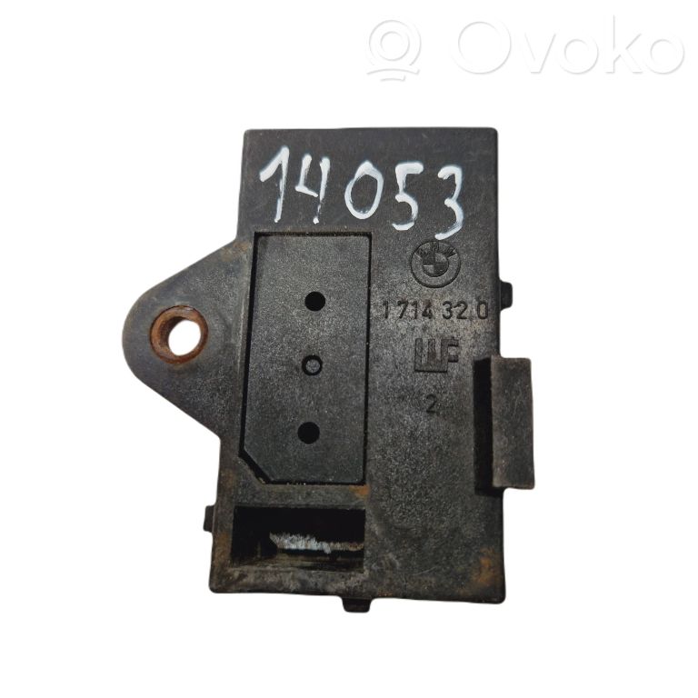 Positive wire connection assembly