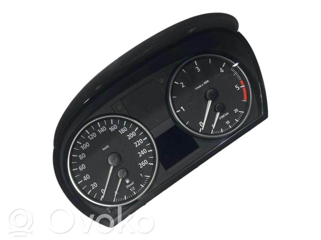Speedometer (in the instrument panel)