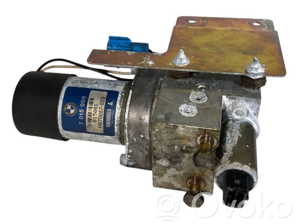 Trunk lid hydraulic pump