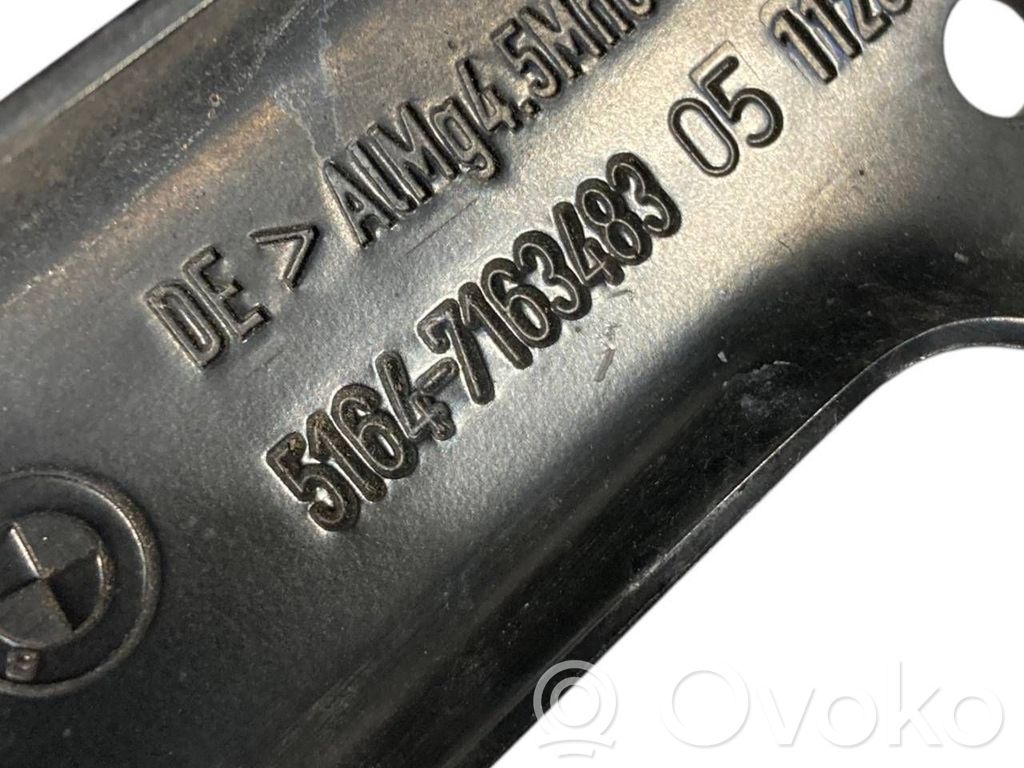 Priekšpusē bampera amortizators