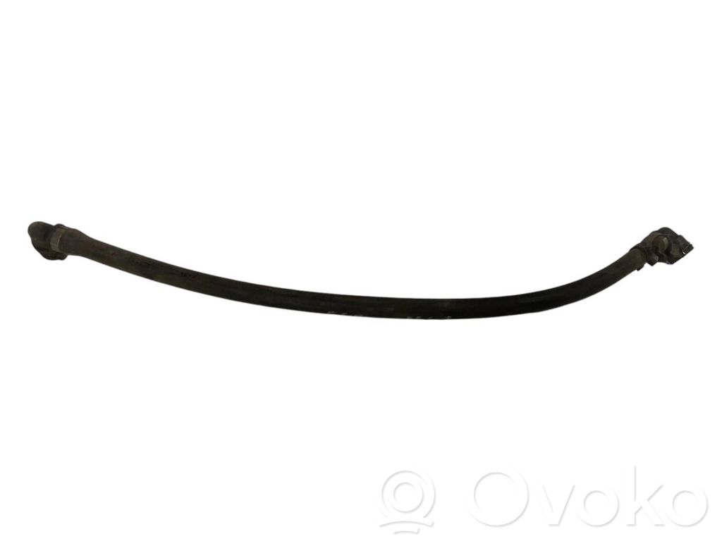 Caurulīte (-es) / šļūtene (-es)