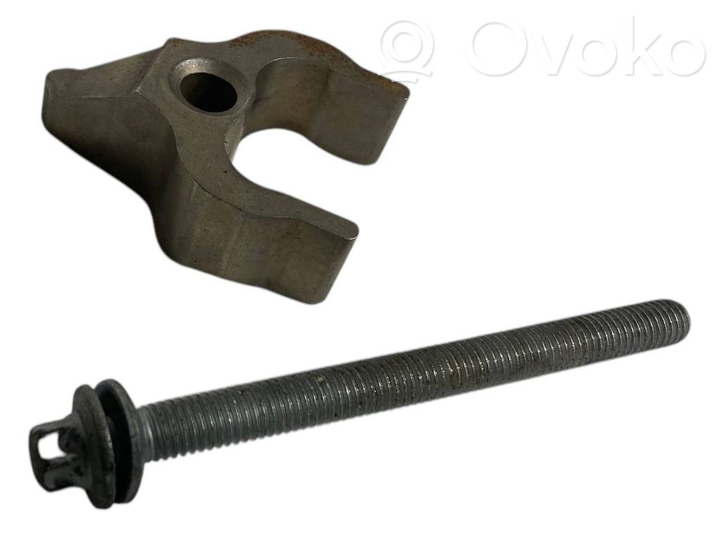 Nozzle holder/shoulder