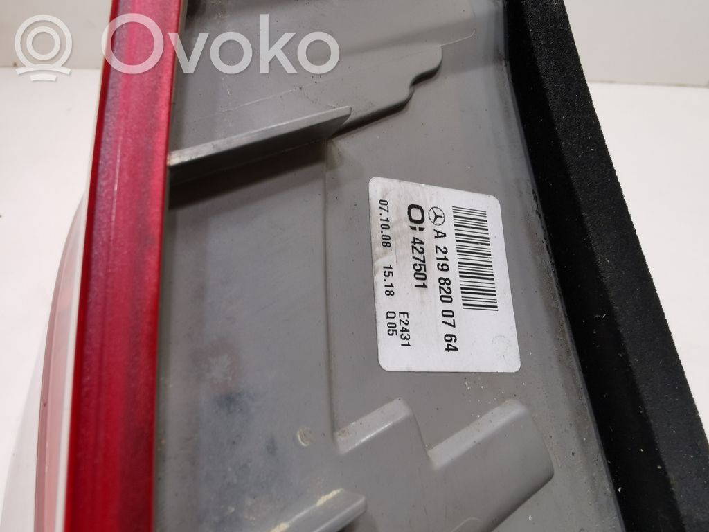 Aizmugurējais lukturis virsbūvē