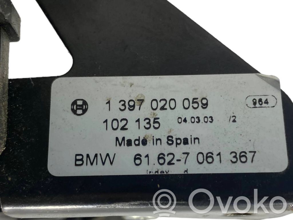 Aizmugurējā loga tīrītāja motoriņš