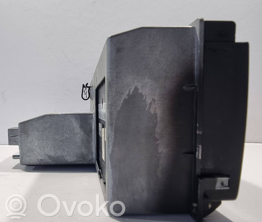 Radio / CD/DVD player / navigation