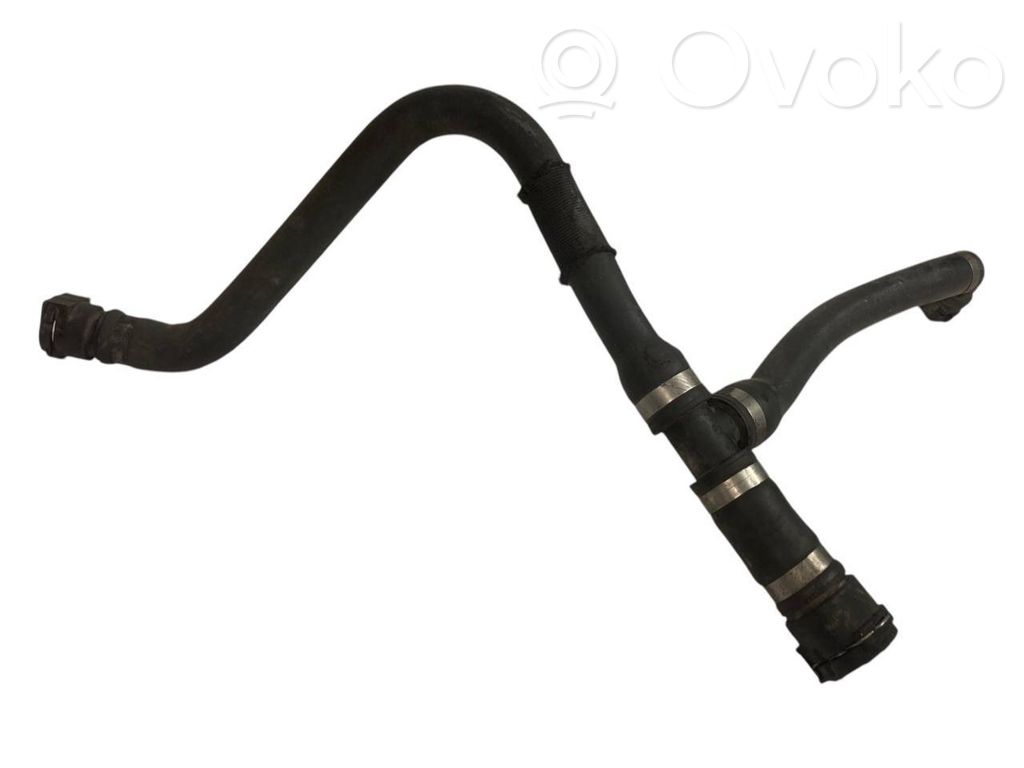 Caurulīte (-es) / šļūtene (-es)