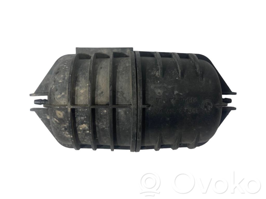 Vacuum air tank