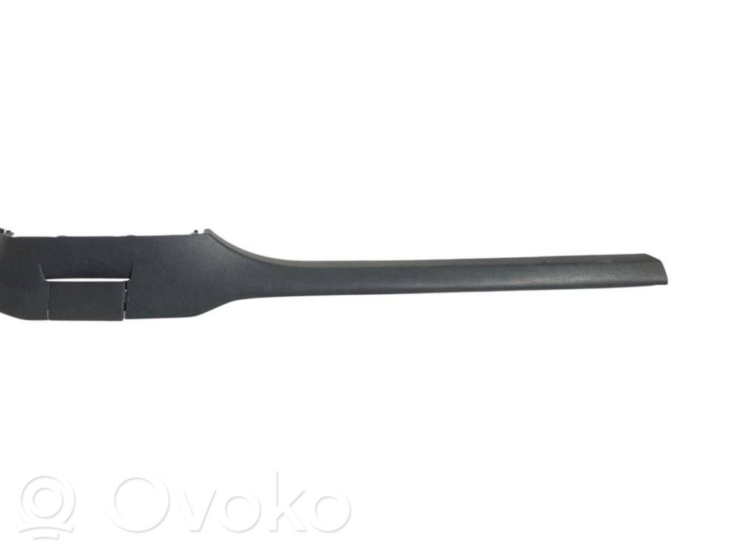 Priekšējā sliekšņa dekoratīvā apdare (iekšējā)