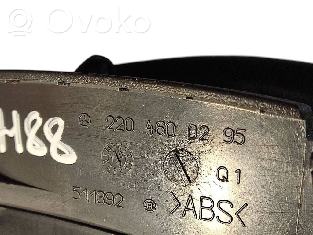 Stūres ass dekoratīvā apdare