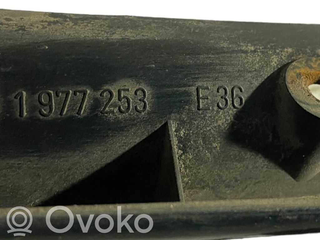 Bagāžnieka numura zīmes apgaismojuma līste