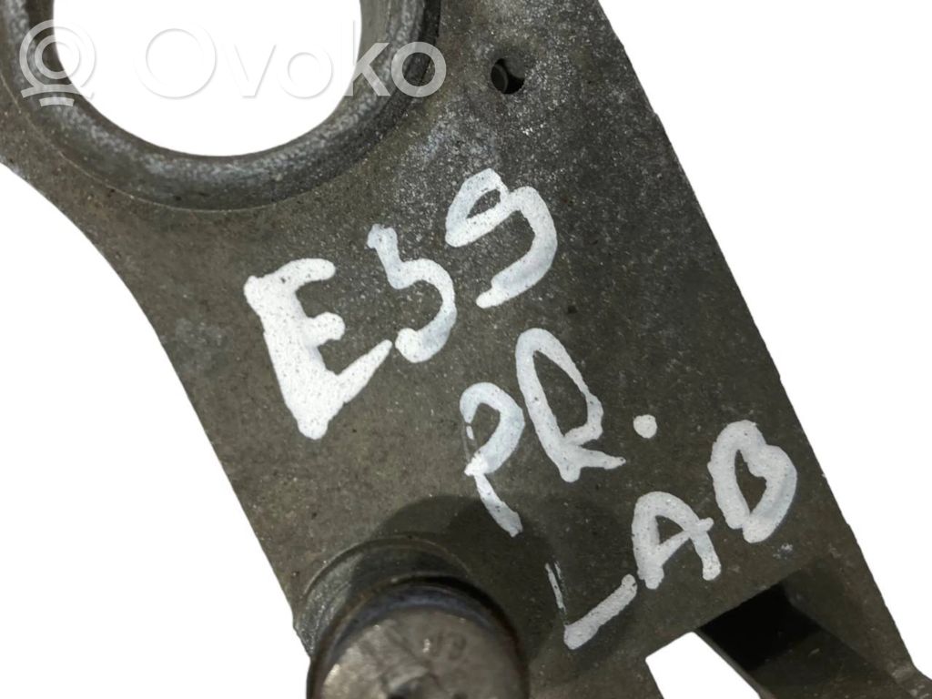 Priekšpusē turētājs / kronšteins ārējam atvēršanas rokturim