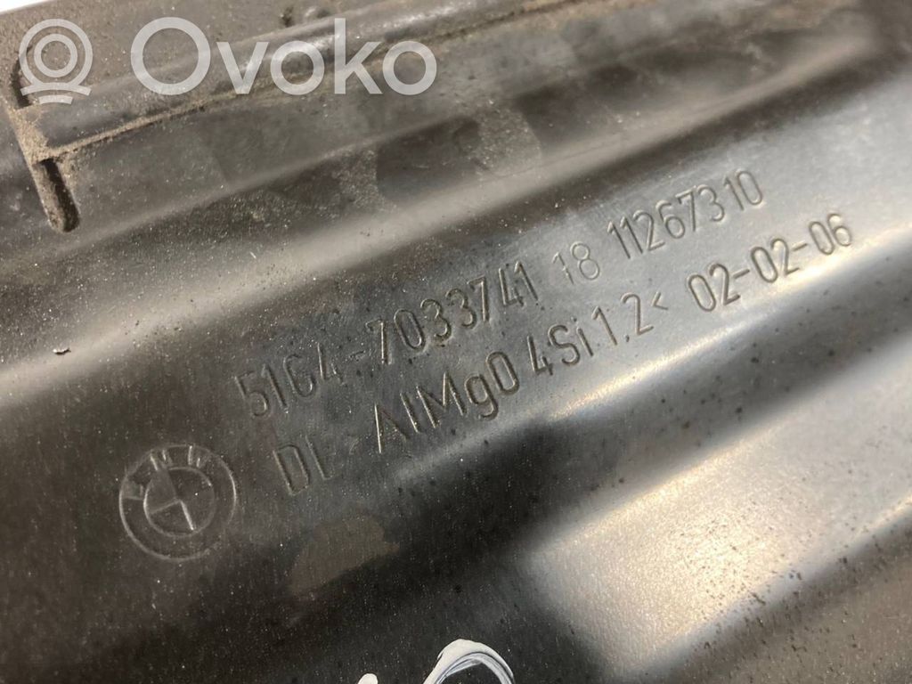 Radiatoru paneļa augšējā daļa (televizors)