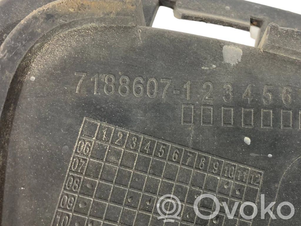 Apakšējais režģis (trīsdaļīgs)