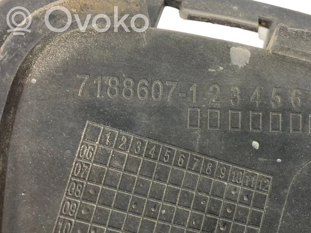 Apakšējais režģis (trīsdaļīgs)