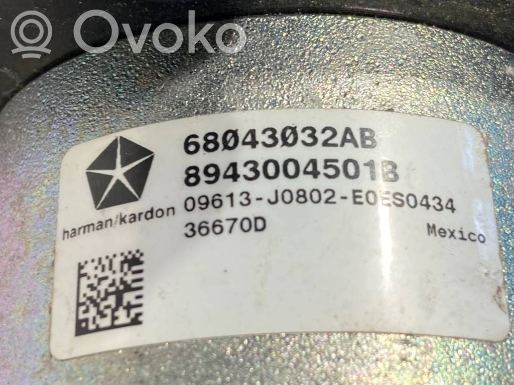 Skaļrunis (-i) priekšējās durvīs