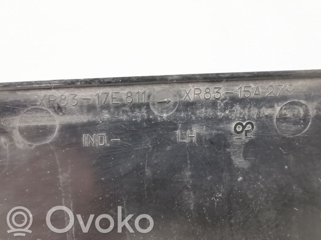 Pretmiglas luktura dekoratīvais režģis
