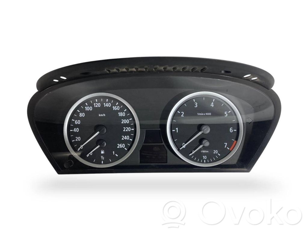 Speedometer (in the instrument panel)