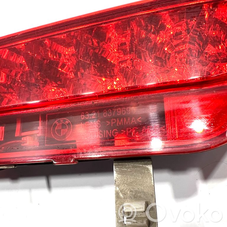 Aizmugurējais lukturis pārsegā