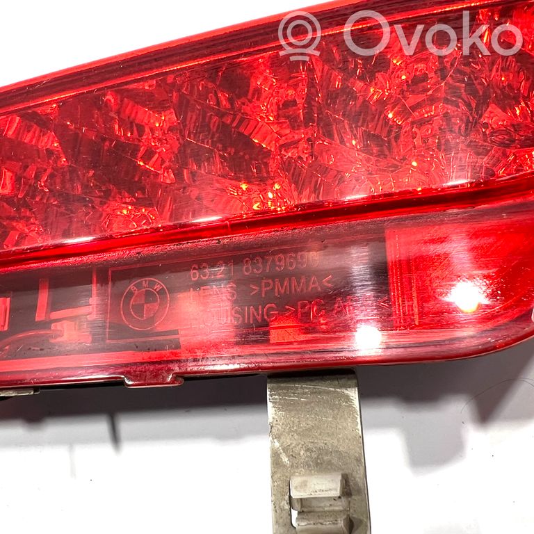 Aizmugurējais lukturis pārsegā