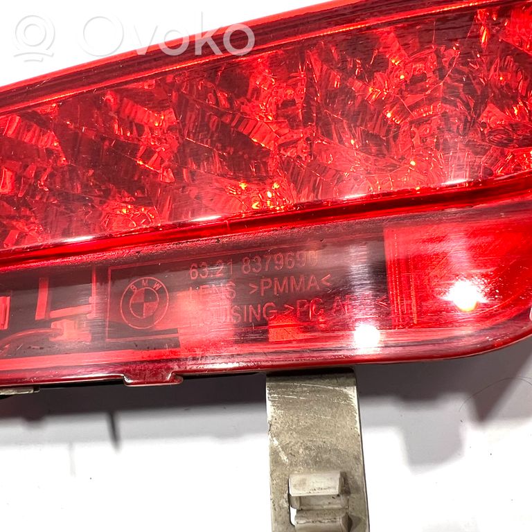Aizmugurējais lukturis pārsegā