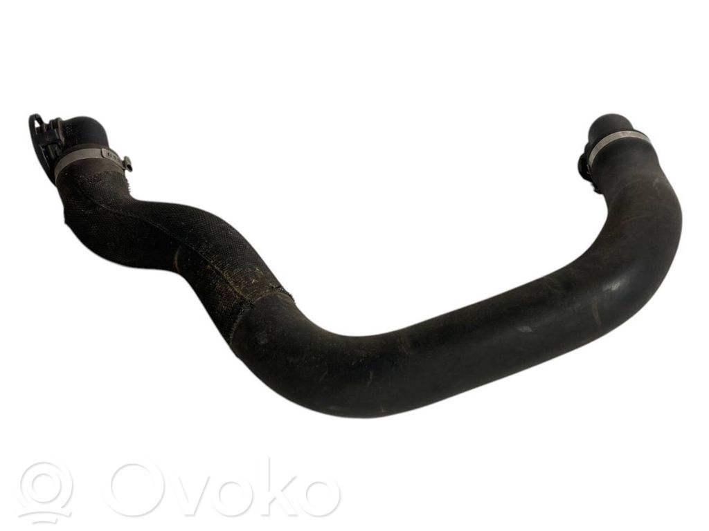 Caurulīte (-es) / šļūtene (-es)