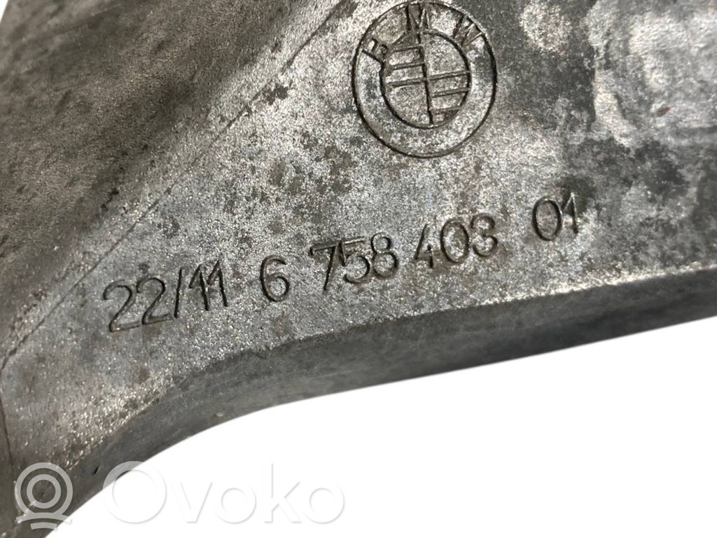 Engine mounting bracket