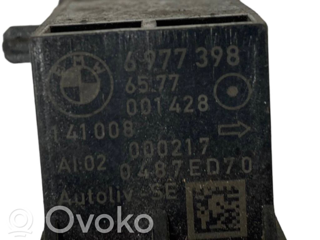 Airbag impact sensor