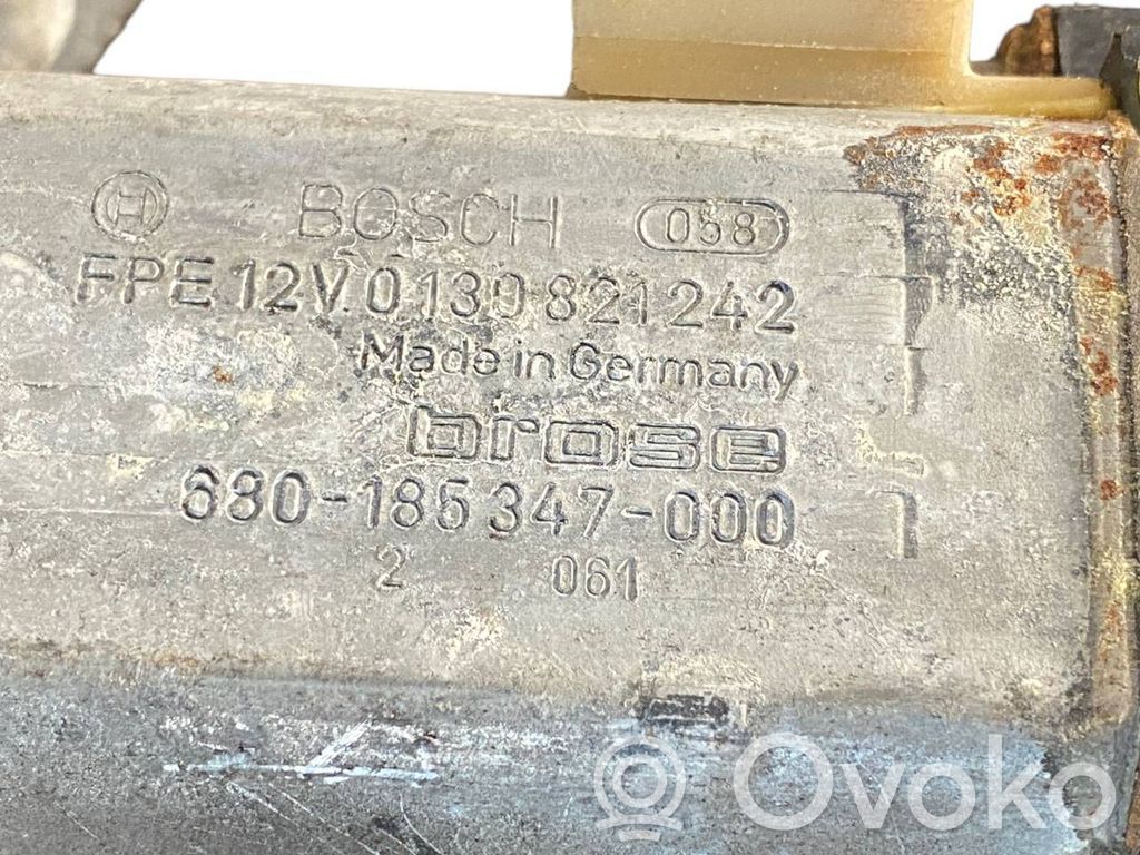 Priekšpusē elektriskā loga pacelšanas mehānisma komplekts